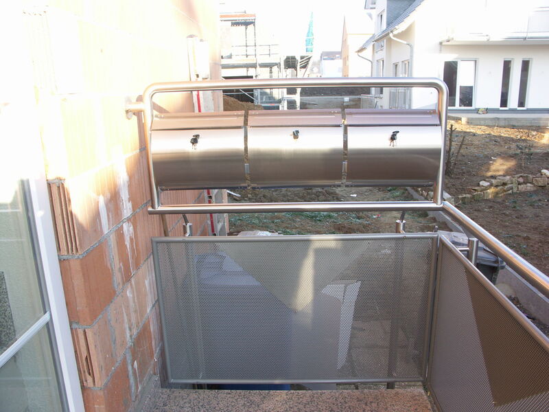 EBK-01-(18)